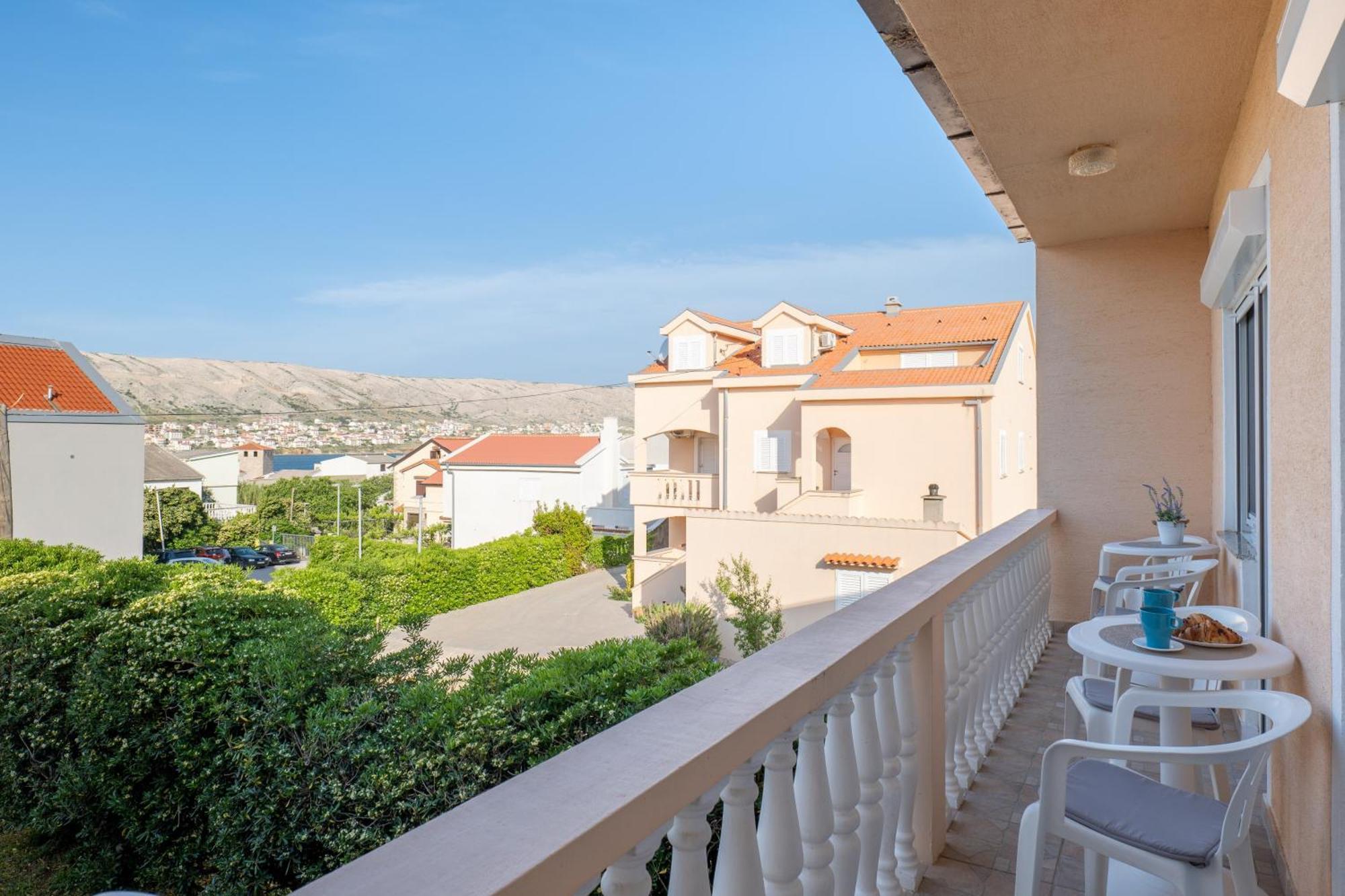 Apartment Wish - Two Bedrooms With 2 Ac Renewed Đảo Pag Ngoại thất bức ảnh